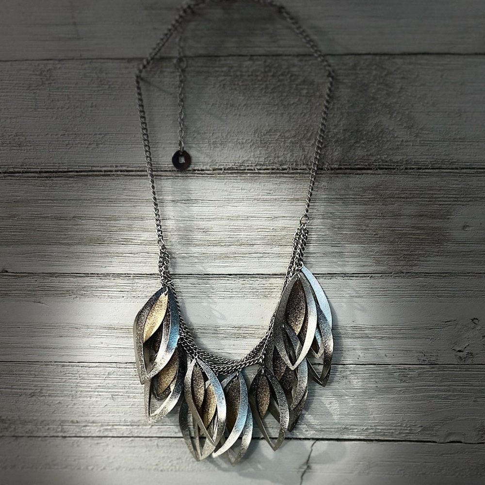 Karma Bella feather necklacer